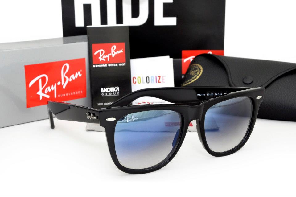 Black Frame, Grey Gradient Lens