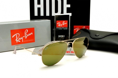 Gold Frame, Shining Green Lens