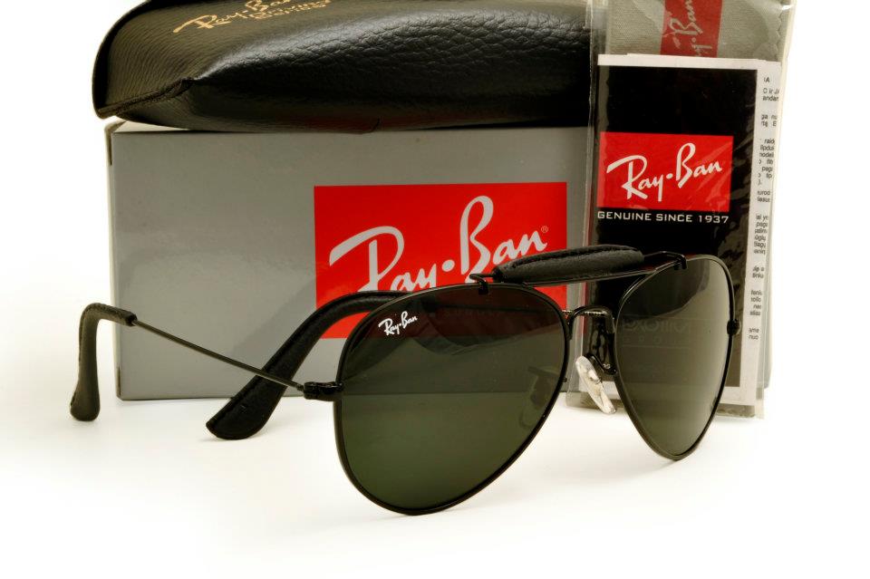 Black Frame, Dark Grey Lens